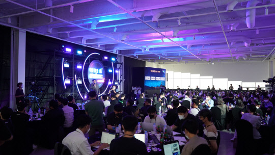 펄어비스가 지난 16일 서울 웨이브 아트센터에서 검은사막 이용자 행사 'VOA 서울'을 개최했다. 펄어비스 제공